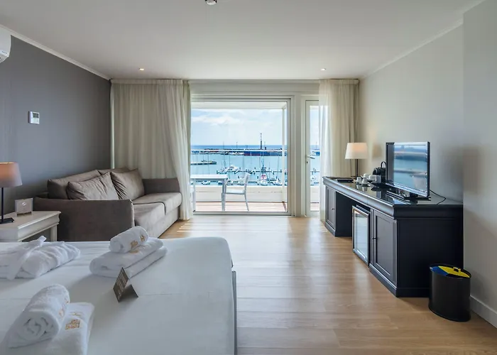 Gaivota Azores Hotel 4*